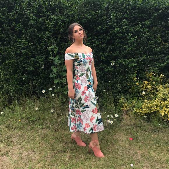 Meet your Posher, Kenni - Picture 1 of 1